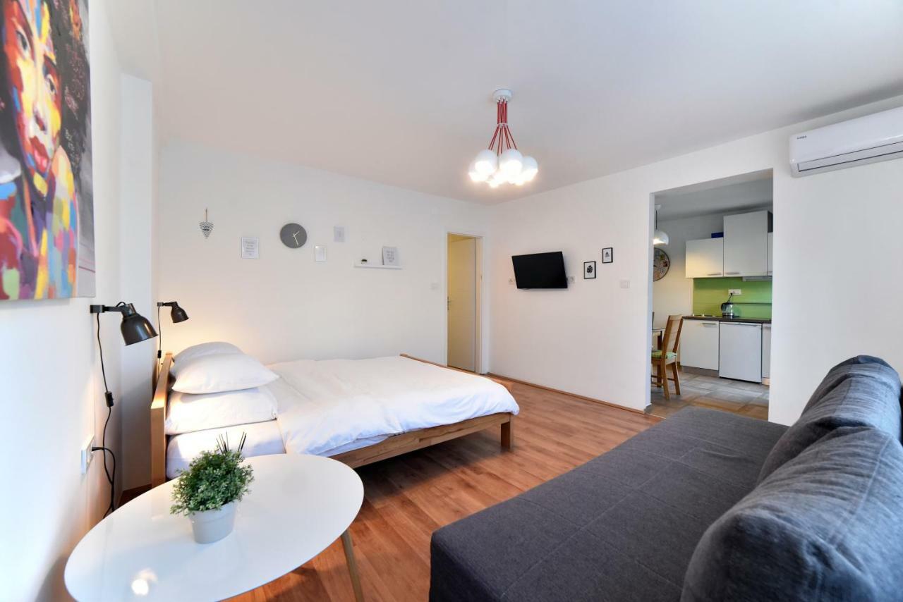 Vla Vla Apartments With Parking Zagreb Extérieur photo